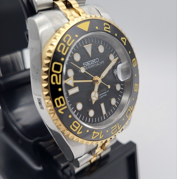 New Custom 40mm SeikoMod Automatic GMT Watch - Picture 3 of 5
